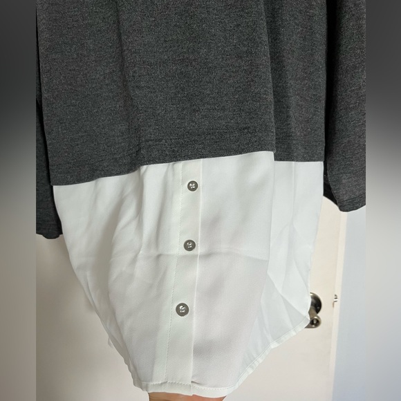 New Vince Camuto size M Womens sweater long sleeve layered blouse NWT gray white - Picture 2 of 3